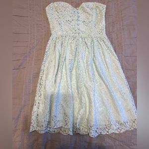 Aritzia Talula Strapless Light Seafoam Green